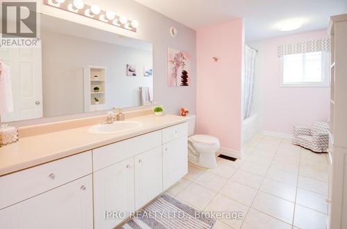 21 Coutts Court, Guelph, ON - Indoor Photo Showing Bathroom