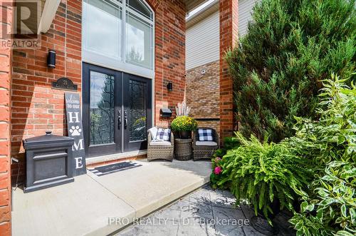 21 Coutts Court, Guelph (Pine Ridge), ON - Outdoor