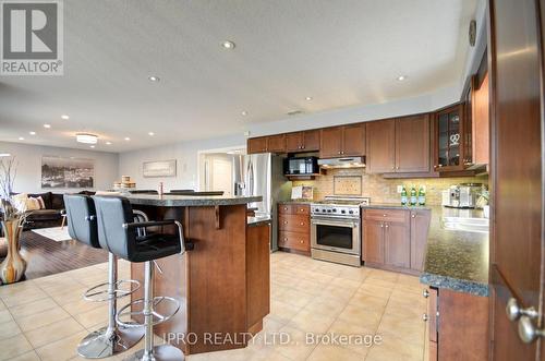 21 Coutts Court, Guelph, ON - Indoor Photo Showing Kitchen