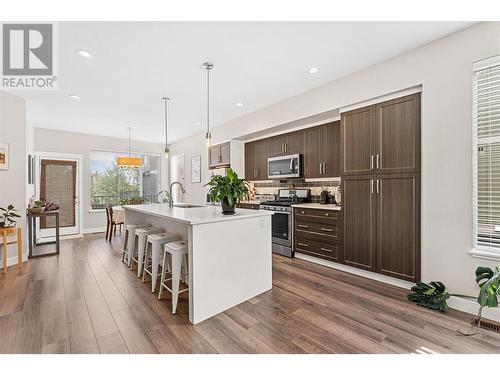 2490 Tuscany Drive Unit# 26, West Kelowna, BC - Indoor Photo Showing Kitchen With Upgraded Kitchen