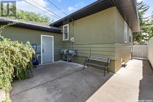 320 Bottomley Avenue S, Saskatoon, SK - Outdoor With Exterior