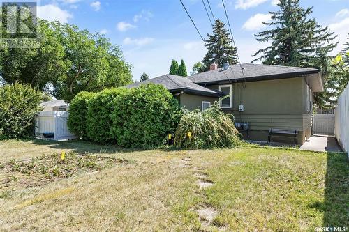 320 Bottomley Avenue S, Saskatoon, SK - Outdoor