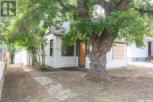 961 Caribou Street W, Moose Jaw, SK - Outdoor