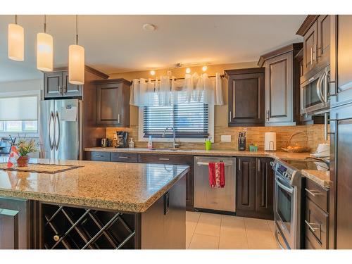 103 Johnson Road, Fruitvale, BC - Indoor Photo Showing Kitchen With Stainless Steel Kitchen With Upgraded Kitchen