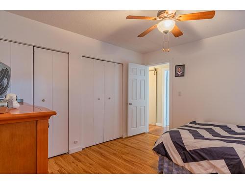 103 Johnson Road, Fruitvale, BC - Indoor Photo Showing Bedroom