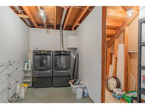 103 Johnson Road, Fruitvale, BC - Indoor Photo Showing Laundry Room