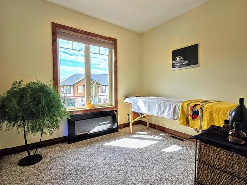 25 - 4878 Ridge Road, Radium Hot Springs, BC - Indoor Photo Showing Bedroom