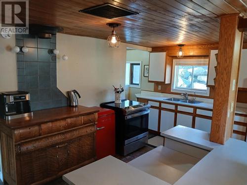 3168 Copeland Road, Quesnel, BC - Indoor Photo Showing Kitchen With Double Sink