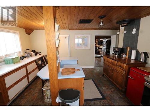 3168 Copeland Road, Quesnel, BC - Indoor Photo Showing Kitchen