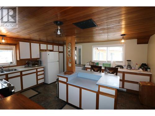 3168 Copeland Road, Quesnel, BC - Indoor Photo Showing Kitchen