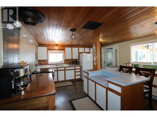 3168 Copeland Road, Quesnel, BC - Indoor Photo Showing Kitchen