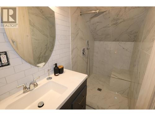 3168 Copeland Road, Quesnel, BC - Indoor Photo Showing Bathroom