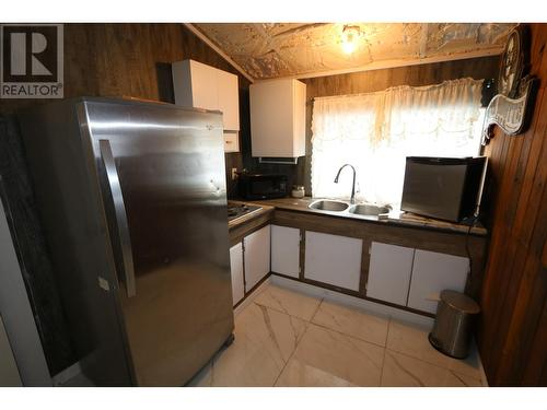 3168 Copeland Road, Quesnel, BC - Indoor Photo Showing Kitchen With Double Sink