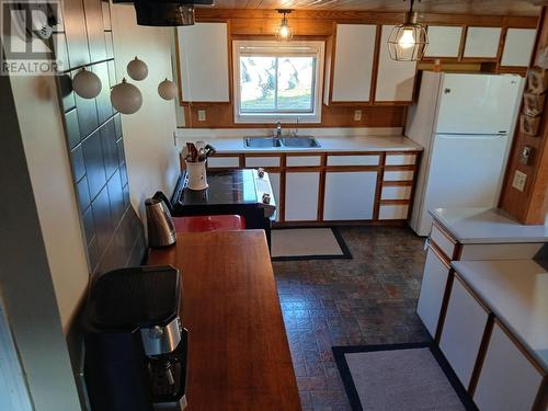 3168 Copeland Road, Quesnel, BC - Indoor Photo Showing Kitchen With Double Sink