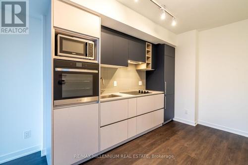 3817 - 319 Jarvis Street, Toronto, ON - Indoor Photo Showing Kitchen