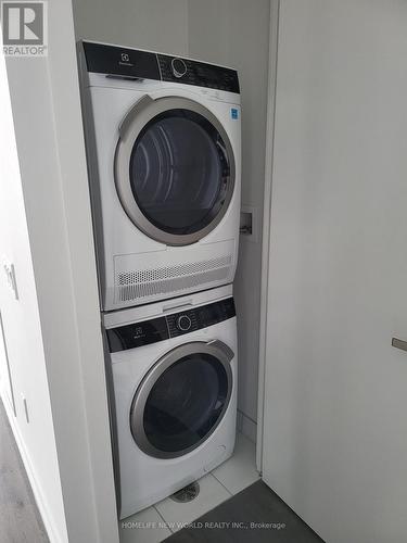 Ph107 - 55 Cooper Street, Toronto (Waterfront Communities), ON - Indoor Photo Showing Laundry Room