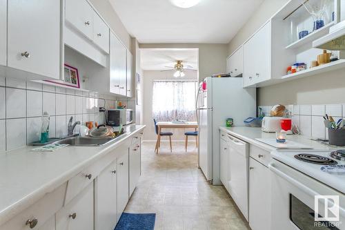 11830 48 St Nw, Edmonton, AB - Indoor Photo Showing Kitchen