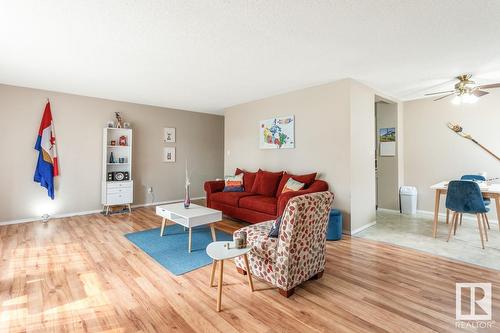 11830 48 St Nw, Edmonton, AB - Indoor Photo Showing Living Room