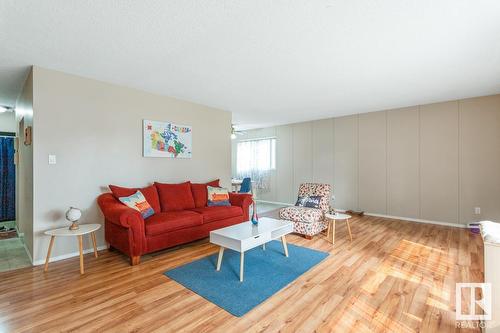 11830 48 St Nw, Edmonton, AB - Indoor Photo Showing Living Room