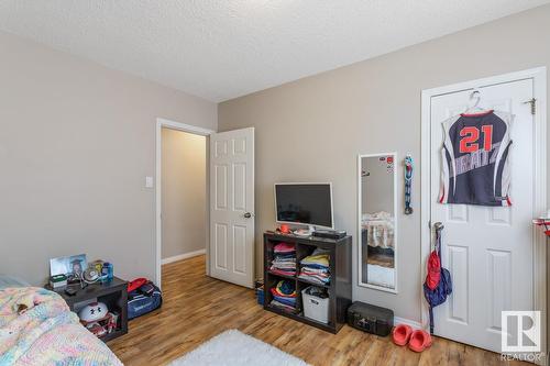 11830 48 St Nw, Edmonton, AB - Indoor Photo Showing Bedroom