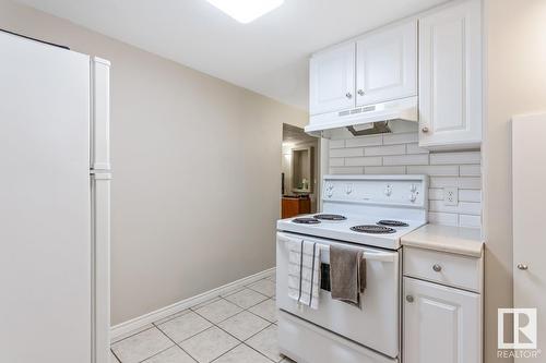 11830 48 St Nw, Edmonton, AB - Indoor Photo Showing Kitchen