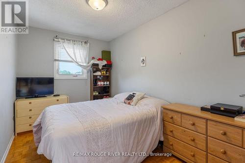 72 Coles Avenue, Vaughan (Vaughan Grove), ON - Indoor Photo Showing Bedroom