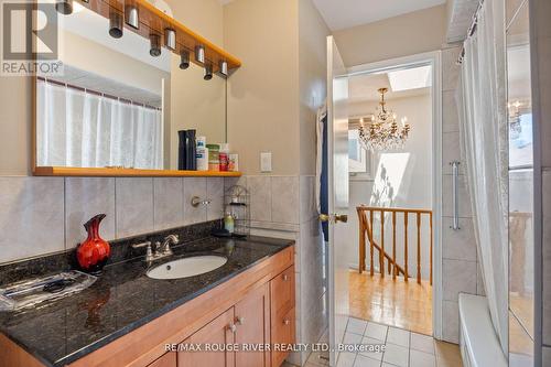 72 Coles Avenue, Vaughan (Vaughan Grove), ON - Indoor Photo Showing Bathroom