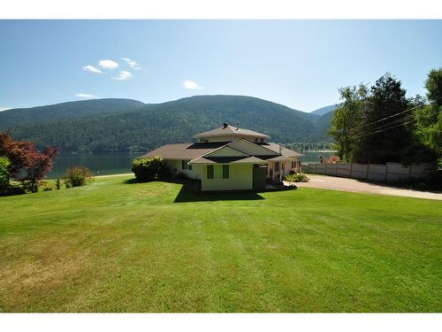 2194 Highway 3A, Nelson, BC - Outdoor