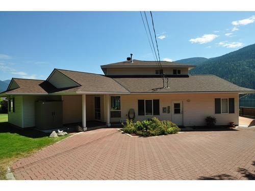 2194 Highway 3A, Nelson, BC - Outdoor