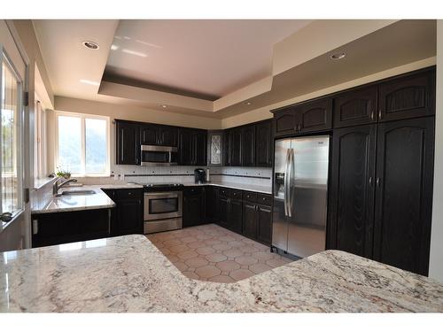 2194 Highway 3A, Nelson, BC - Indoor Photo Showing Kitchen