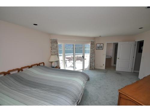 2194 Highway 3A, Nelson, BC - Indoor Photo Showing Bedroom