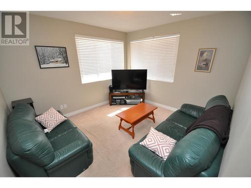 2194  3A Highway, Nelson, BC - Indoor Photo Showing Living Room