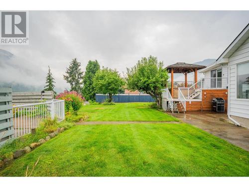 534 14Th  Avenue, Genelle, BC - Outdoor