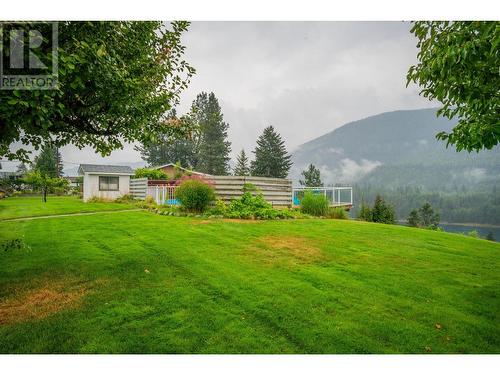 534 14Th  Avenue, Genelle, BC - Outdoor