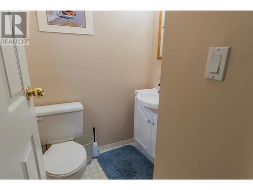 534 14Th  Avenue, Genelle, BC - Indoor Photo Showing Bathroom