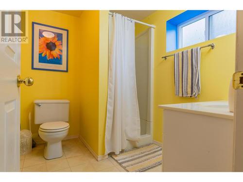 534 14Th  Avenue, Genelle, BC - Indoor Photo Showing Bathroom