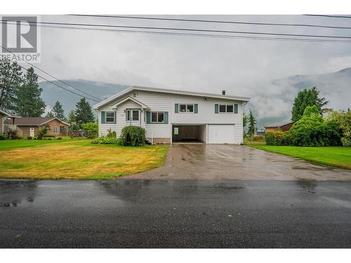 534 14Th  Avenue, Genelle, BC - Outdoor With Facade