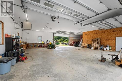 551 Darby Road, Welland, ON - Indoor Photo Showing Garage