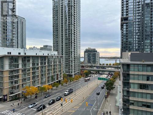 819 - 4K Spadina Avenue, Toronto, ON - Outdoor With Facade