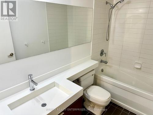 819 - 4K Spadina Avenue, Toronto, ON - Indoor Photo Showing Bathroom