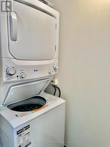 819 - 4K Spadina Avenue, Toronto, ON - Indoor Photo Showing Laundry Room