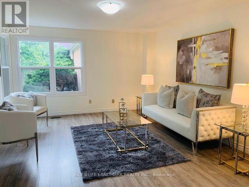 94 Ecclesfield Drive, Toronto (Steeles), ON - Indoor Photo Showing Living Room