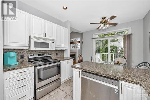 1109 Lichen Avenue, Ottawa, ON - Indoor Photo Showing Kitchen