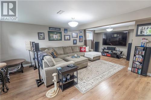 1313 Stormont Drive, Cornwall, ON - Indoor Photo Showing Living Room