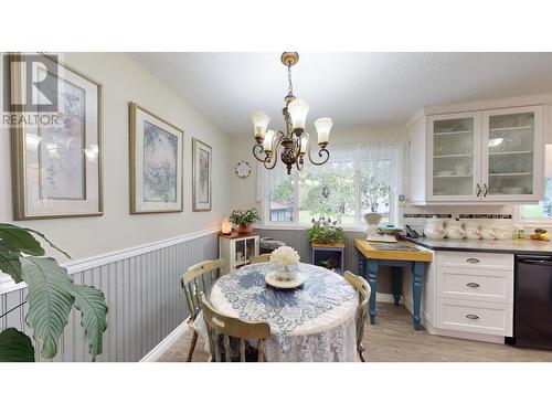 2826 Gook Road, Quesnel, BC - Indoor Photo Showing Dining Room