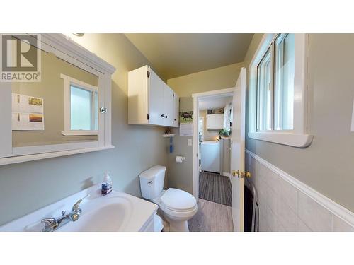 2826 Gook Road, Quesnel, BC - Indoor Photo Showing Bathroom