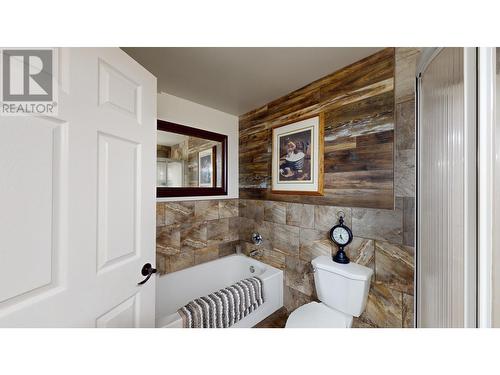 2826 Gook Road, Quesnel, BC - Indoor Photo Showing Bathroom