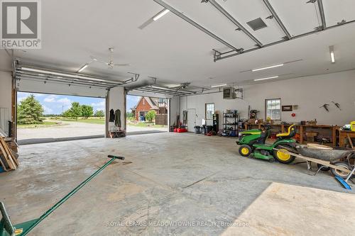 551 Darby Road, Welland, ON - Indoor Photo Showing Garage