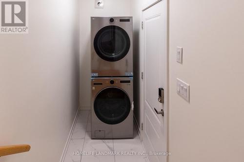 70 Riley Reed Lane, Richmond Hill, ON - Indoor Photo Showing Laundry Room