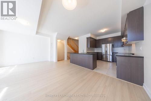 70 Riley Reed Lane, Richmond Hill, ON - Indoor Photo Showing Kitchen